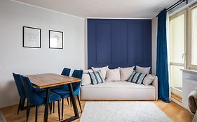 Metro Wilanowska Blue Apartment